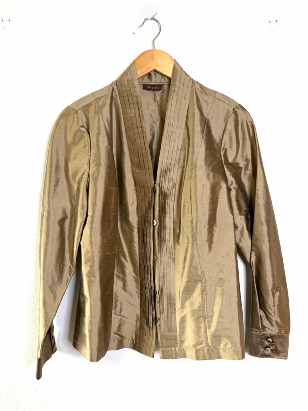 100% silk Tesori NWT Metallic Bronze blouse shirt top sz M micro pleat V-neck